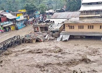 ملک کے بالائی علاقوں میں شدید بارشیں اور سیلاب