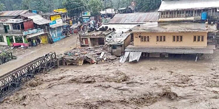 مون سون کے دوران پہاڑی علاقوں کے سفر سے گریز کریں;این ڈی ایم اے