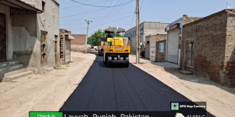 لیہ میں سڑکوں کی بحالی کے منصوبے تیزی سے جاری