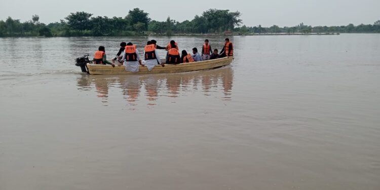 سیلابی علاقوں میں ریسکیو 1122 کی سرگرمیاں