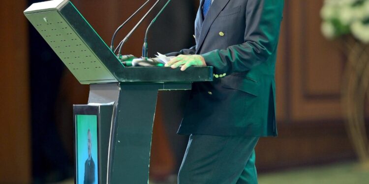 دہشتگردی کے خلاف جنگ جاری رہے گی – وزیراعظم کا سمبازا آپریشن پر سکیورٹی فورسز کو خراج تحسین