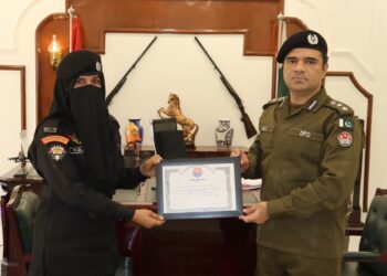 لیہ پولیس کی لیڈی کانسٹیبل رابعہ حبیب “انسپائرنگ فیمیل آفیسر ایوارڈ” کے لیے نامزد