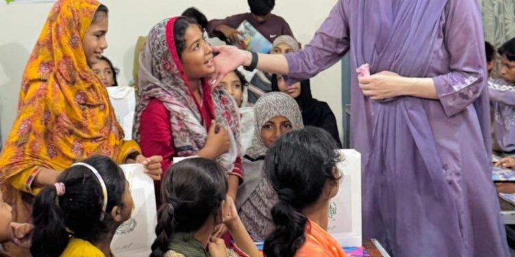 وزیراعلیٰ پنجاب مریم نواز شریف کا چوہنگ فلڈ ریلیف کیمپ کا دورہ