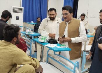 ایڈیشنل ڈپٹی کمشنر جنرل کا ڈی ایچ کیو اسپتال کا دورہ، طبی سہولیات کا جائزہ