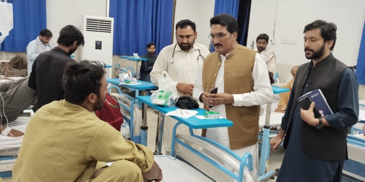 ایڈیشنل ڈپٹی کمشنر جنرل کا ڈی ایچ کیو اسپتال کا دورہ، طبی سہولیات کا جائزہ
