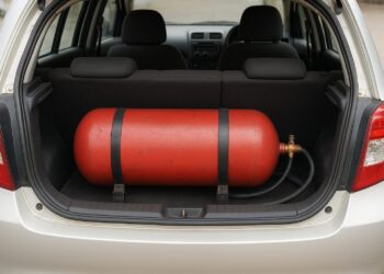 مسافر گاڑیوں میں ایل پی جی کا غیر قانونی استعمال — دکانوں پر ری فلنگ جاری، انتظامیہ خاموش