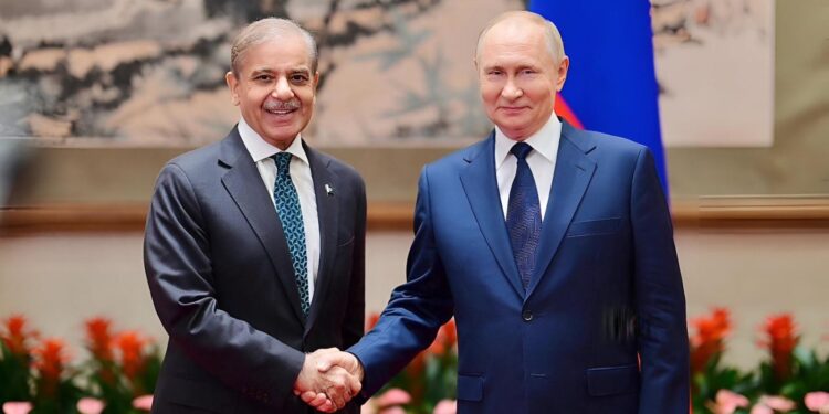 وزیراعظم محمد شہباز شریف اور روس کے صدر ولادی میر پیوٹن کے درمیان ملاقات