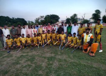 ویرا اسٹیڈیم لیہ میں ہاکی ٹورنامنٹ کا فائنل، شائقین کی بڑی تعداد کی شرکت,مہمانِ خصوصی سید رفاقت علی شاہ گیلانی