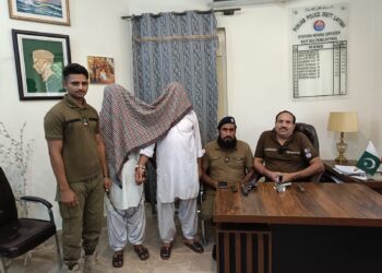 تھانہ کوٹ سلطان پولیس کی کارروائی، ناجائز اسلحہ رکھنے والے دو ملزمان ذیشان اور عثمان کو گرفتار کرلیا۔