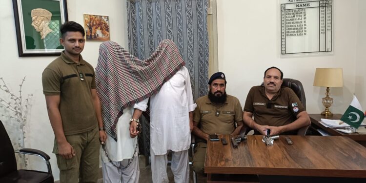 تھانہ کوٹ سلطان پولیس کی کارروائی، ناجائز اسلحہ رکھنے والے دو ملزمان ذیشان اور عثمان کو گرفتار کرلیا۔