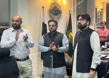 پنجاب ایجوکیشن فاؤنڈیشن کا انقلابی قدم: طلباء کے لیے ڈیجیٹل لرننگ پلیٹ فارم کا آغاز