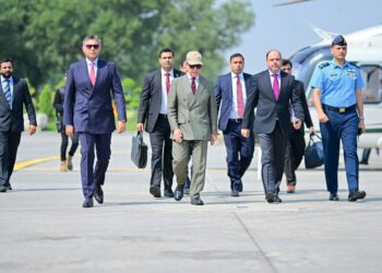 وزیرِاعظم شہباز شریف سعودی عرب کے دورے پر ریاض پہنچ گئے