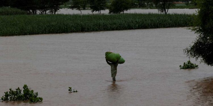پاکستان کے کئی اضلاع میں سیلاب کی خطرناک صورتحال