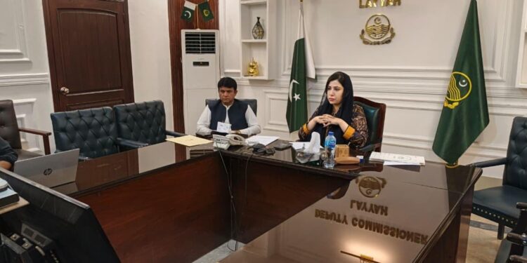 وزیراعلیٰ پنجاب مریم نواز کی زیر صدارت ویڈیو لنک اجلاس منعقد ہوا جس میں صوبے کے انتظامی اور ترقیاتی امور پر تفصیلی غور کیا گیا۔ڈپٹی کمشنر لیہ امیرابیدار نے شرکت کرتے ہوئے ضلع لیہ سے متعلق اہم معاملات اور انتظامی اقدامات پر وزیراعلیٰ کو تفصیلی بریفنگ دی
