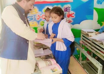 ڈپٹی ڈی ای او ایلیمنٹری ملک بلال حسین کی اسکولوں کی مانیٹرنگ