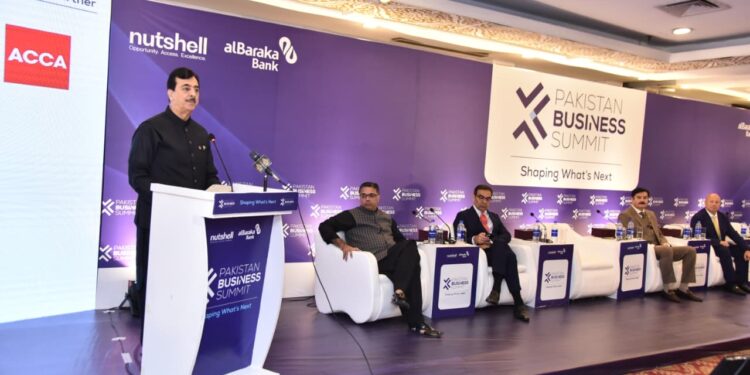 خیبرپختونخوا سرمایہ کاری کے وسیع مواقع رکھتا ہے اور ملک کی معیشت استحکام کی جانب بڑھ رہی ہے، جس سے نئے مواقع کھل رہے ہیں .یوسف رضا گیلانی کا پشاور میں پاکستان بزنس سمٹ سے خطاب