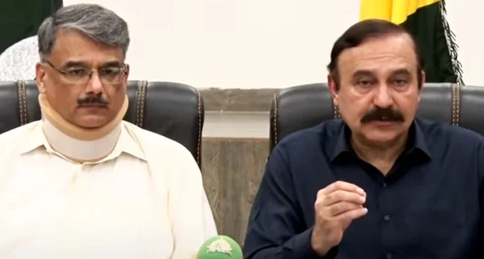 پولیس کے آٹھ اہلکار شدید زخمی اور ڈیڑھ سو کے قریب زخمی ہیں ,آزاد کشمیر عوامی ایکشن کمیٹی کو ایک بار پھر مذکراتی تعطل ختم کرکے مذاکرات کی بحالی کی پیشکش,وفاقی وزیر پارلیمانی امور ڈاکٹر طارق فضل چوہدری اور وزیر اعظم آزاد کشمیر چوہدری انوارالحق کی پریس کانفرنس,