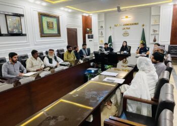 پلس پروجیکٹ سے متعلق اہم اجلاس, ریکارڈ کی ڈیجیٹائزیشن اور سائلین کو فوری ریلیف کی فراہمی کے امور پر تفصیلی غور کیا گیا۔