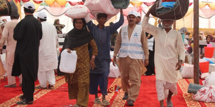 عوامی ڈویلپمنٹ آرگنائزیشن کی جانب سے سیلاب متاثرین میں ریلیف پیکج کی تقسیم