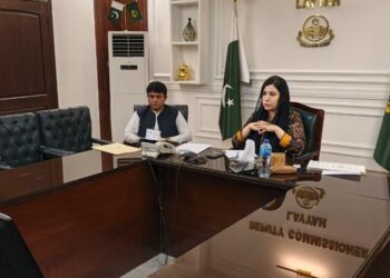 وزیراعلیٰ پنجاب مریم نواز کی زیر صدارت ویڈیو لنک اجلاس منعقد ہوا جس میں صوبے کے انتظامی اور ترقیاتی امور پر تفصیلی غور کیا گیا۔ڈپٹی کمشنر لیہ امیرابیدار نے شرکت کرتے ہوئے ضلع لیہ سے متعلق اہم معاملات اور انتظامی اقدامات پر وزیراعلیٰ کو تفصیلی بریفنگ دی