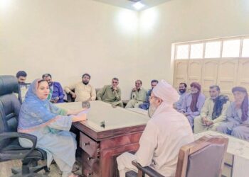 ایم پی اے سمیعہ عطا شہانی کا ڈی ایچ کیو ہسپتال لیہ کے تھیلیسیمیا وارڈ کا دورہ، بچوں میں تحائف تقسیم