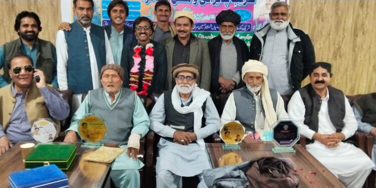 معروف سرائیکی شاعر سید عارش گیلانی کے شعری مجموعہ “سِک” کی تقریبِ پذیرائی