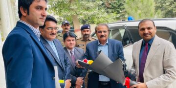 کمشنر ڈی جی خان اشفاق احمد چوہدری کا لیہ کا دورہ — ہسپتال، ریڑھی بازار اور اراضی ریکارڈ سینٹر کا معائنہ