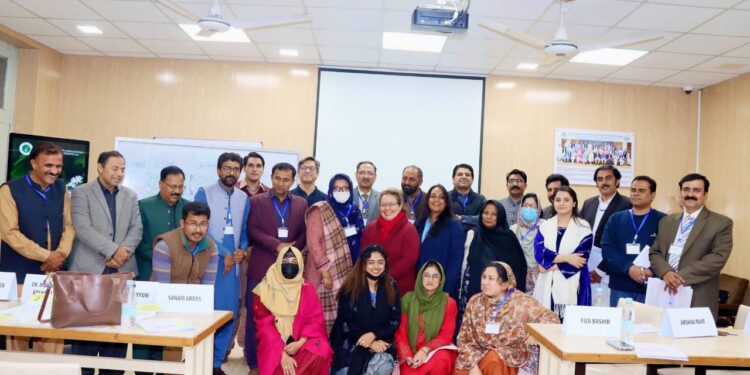 تحفظ ماحولیات کا پنجاب گرین سکول سرٹیفکیشن پروگرام  ..  تحریر: محمد کامران تھند